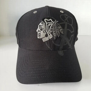 47 Brand Black Mens Chicago Blackhawks Fitted NHL Hat size  S-M.